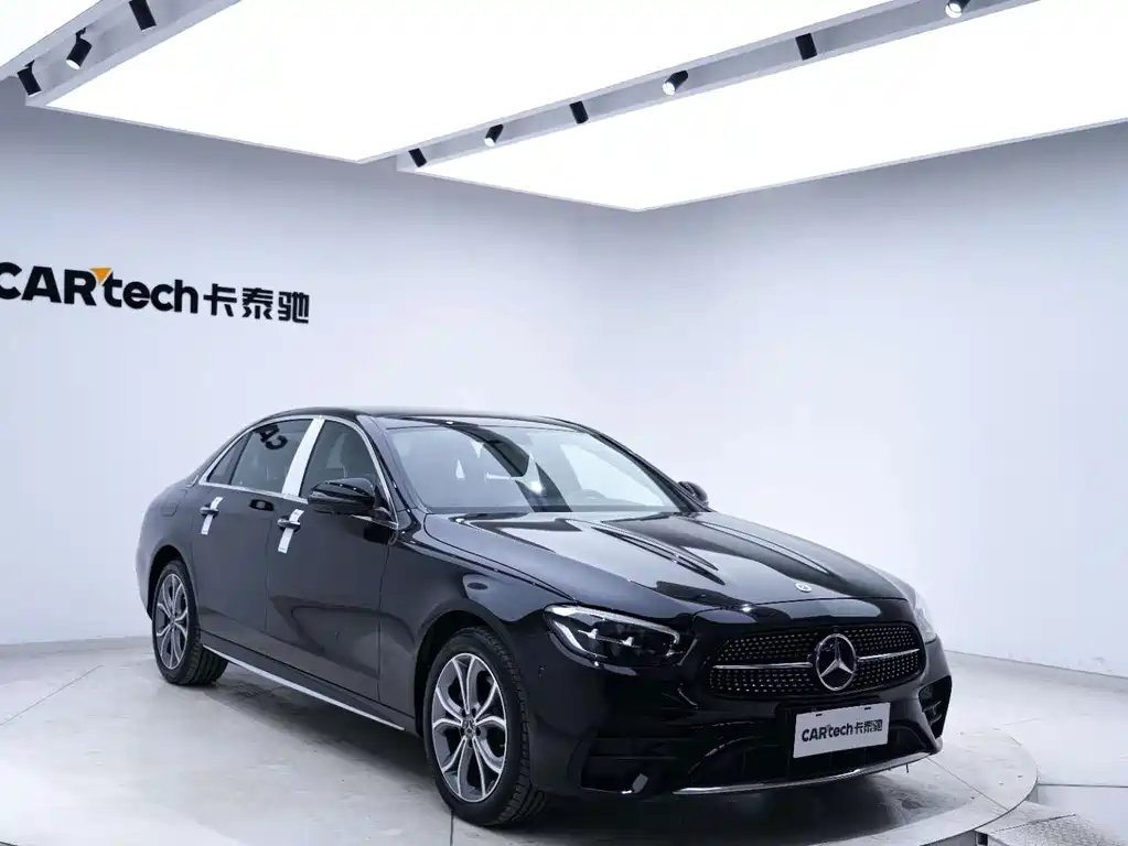 Mercedes-Benz E-Class — миниатюра 7