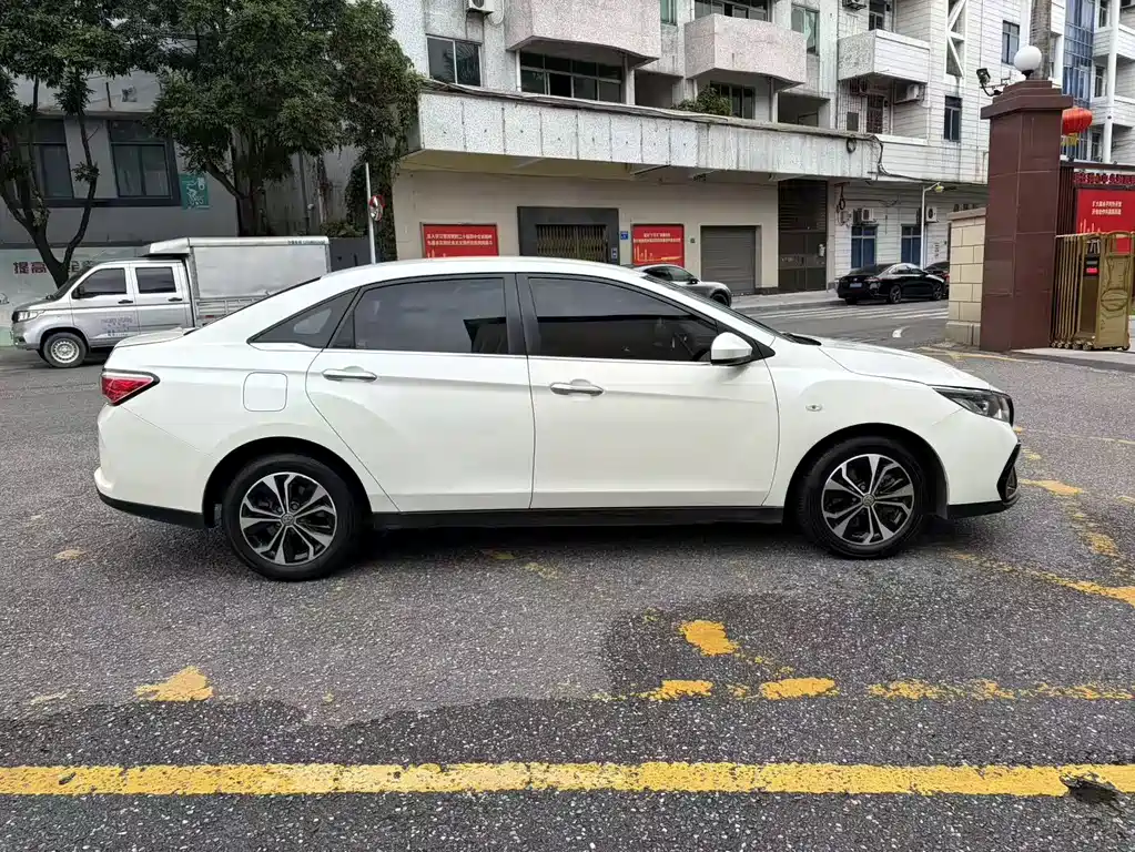 Venucia D60EV