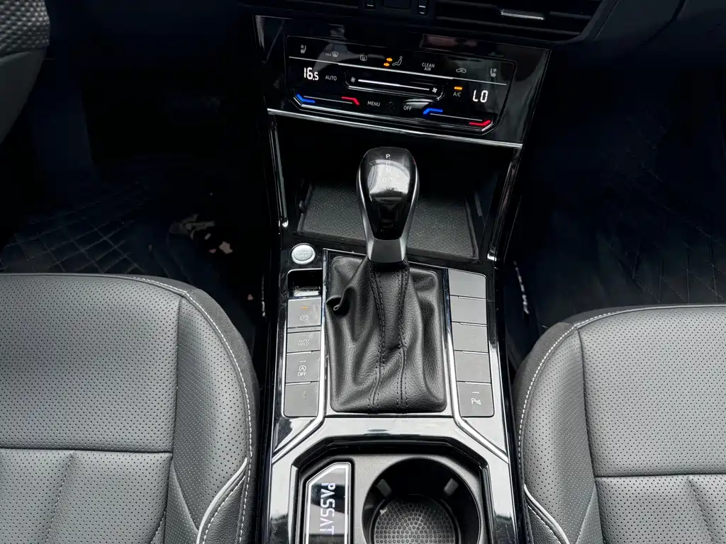 Volkswagen Passat — миниатюра 7
