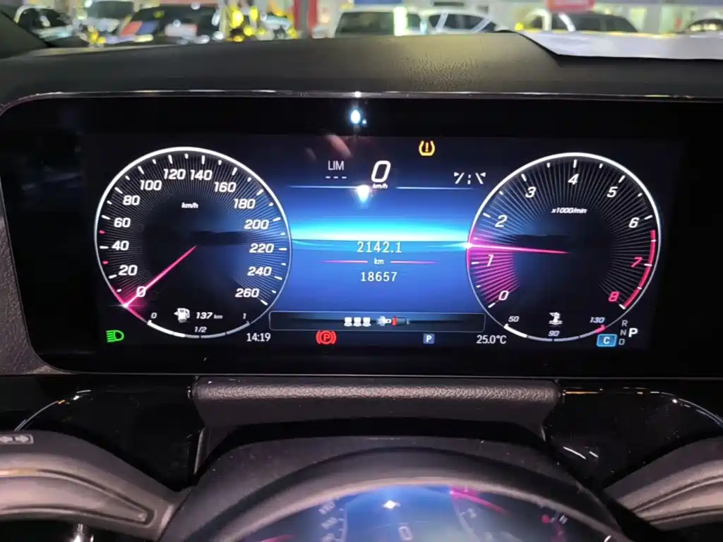Mercedes-Benz GLA — миниатюра 12