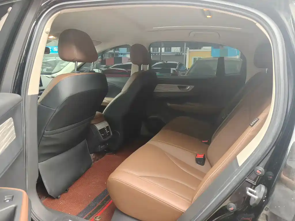 Hongqi E-QM5 2024 610km PLUS