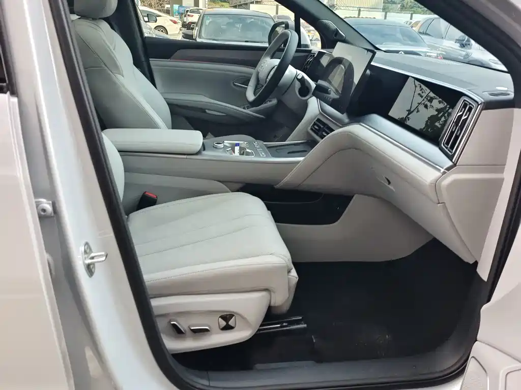BYD Song Ultra — миниатюра 21