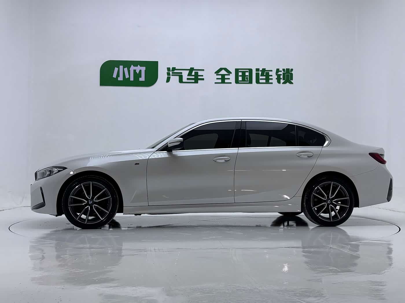 BMW 3 Series 2.0 л 2023 г. Белый, пробег 37000 км