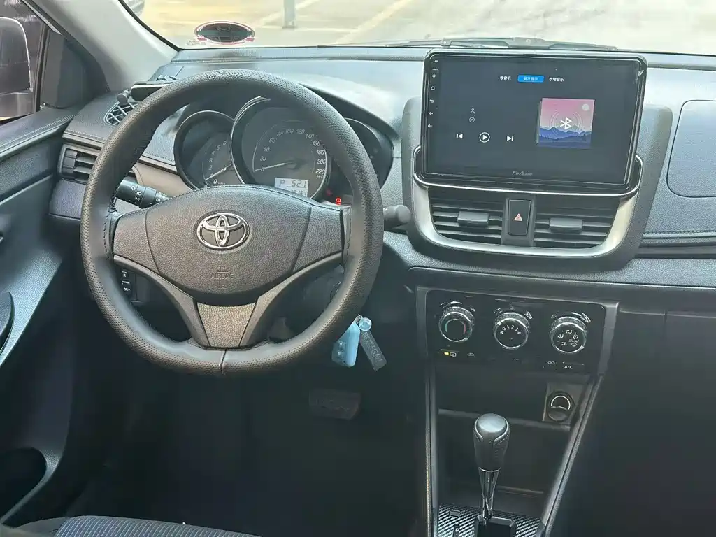 TOYOTA YARIS L TO ENJOY