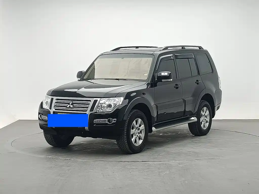 Mitsubishi Pajero (Import)