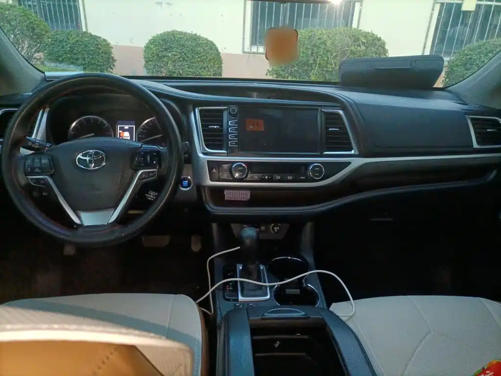 Toyota Highlander — миниатюра 5