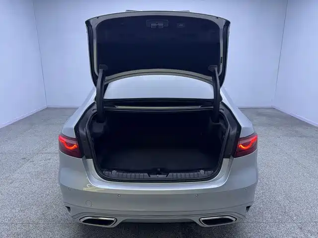 Jaguar XFL — миниатюра 17