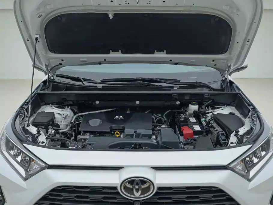Toyota RAV4 — миниатюра 6