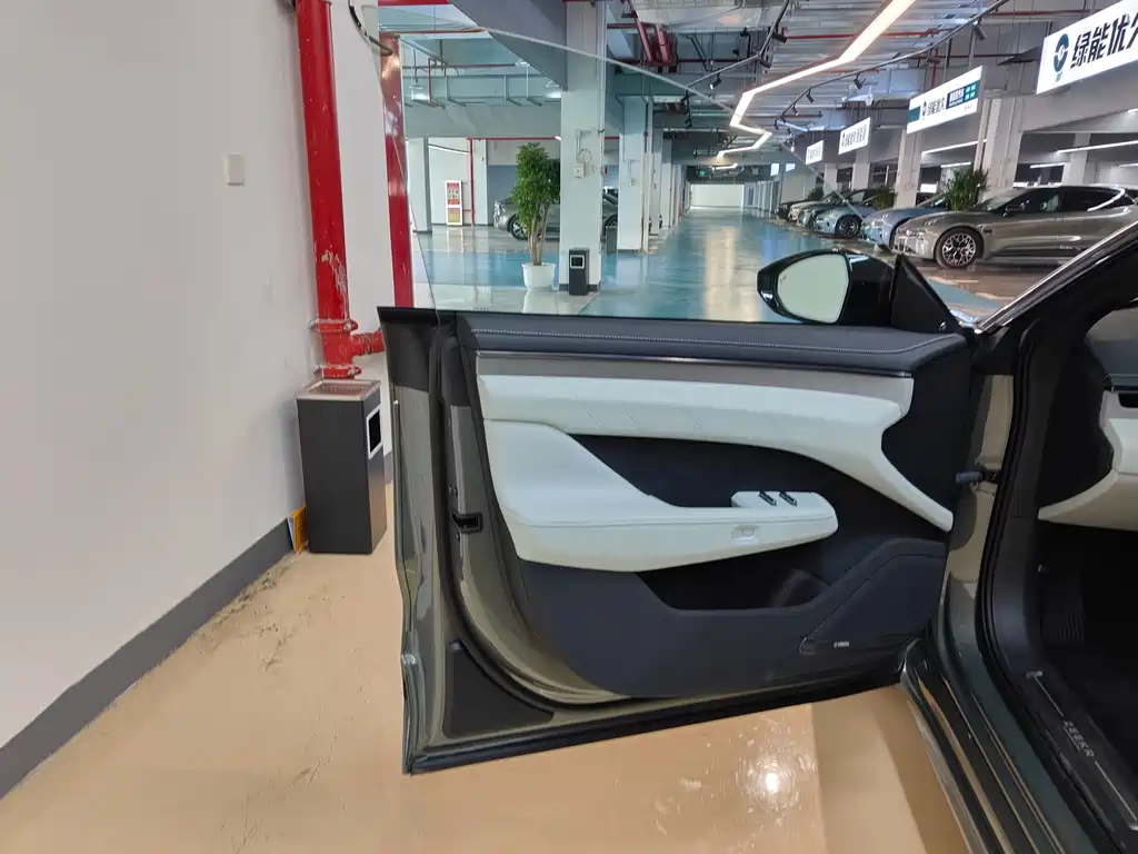 ZEEKR EXTREME KRYPTON 001