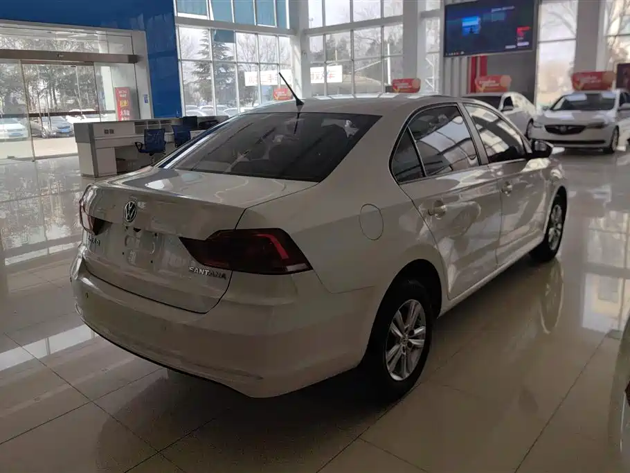 VOLKSWAGEN SANTANA