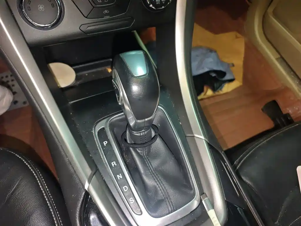 Ford Mondeo — миниатюра 10