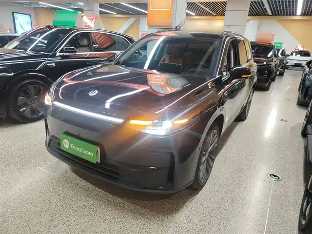 ZERO-RUNNING CAR ZERO RUN C16 2025