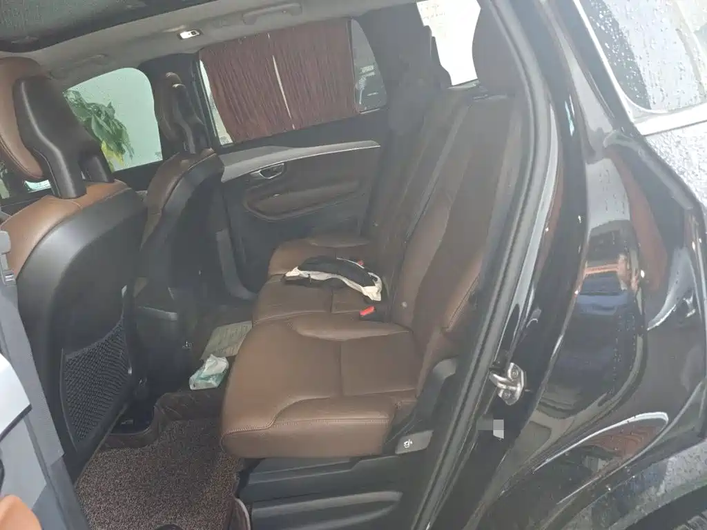 Volvo XC90 — миниатюра 18