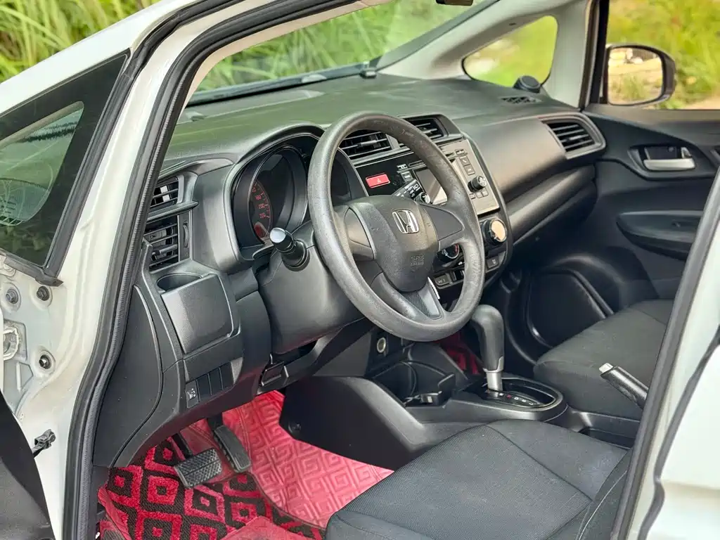 Honda Fit — миниатюра 7