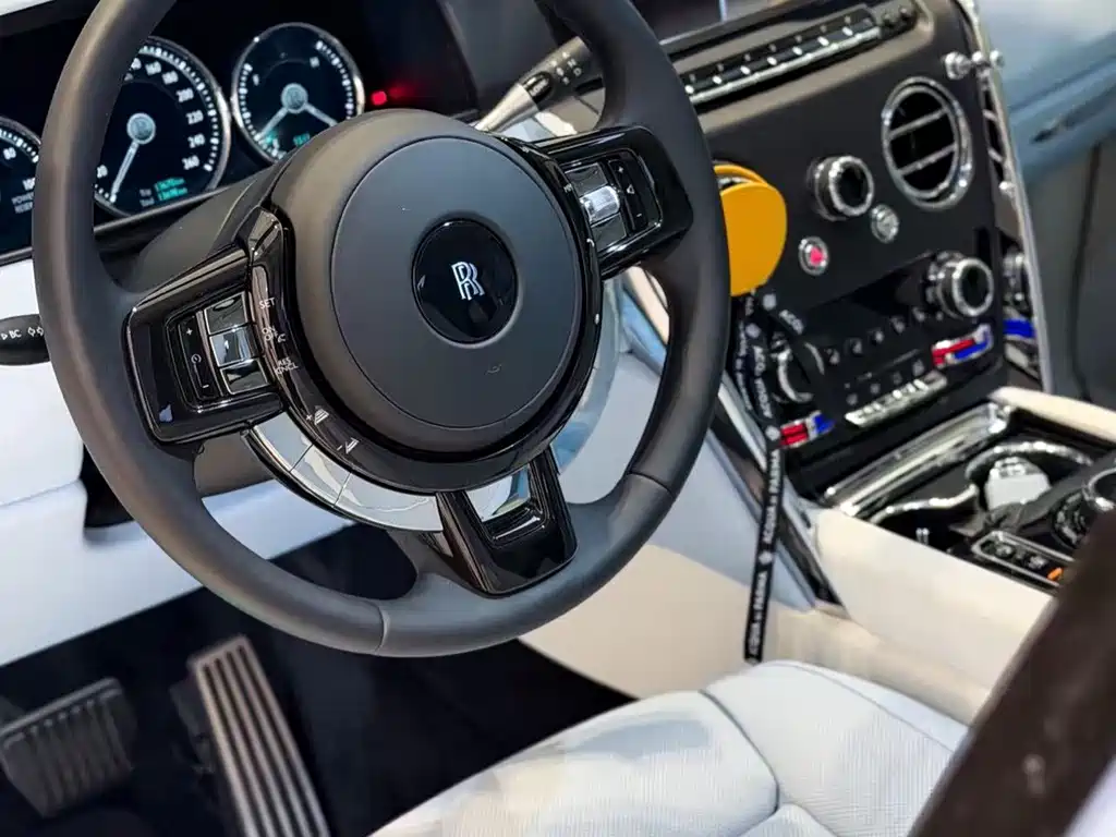 Rolls-Royce Cullinan — миниатюра 4