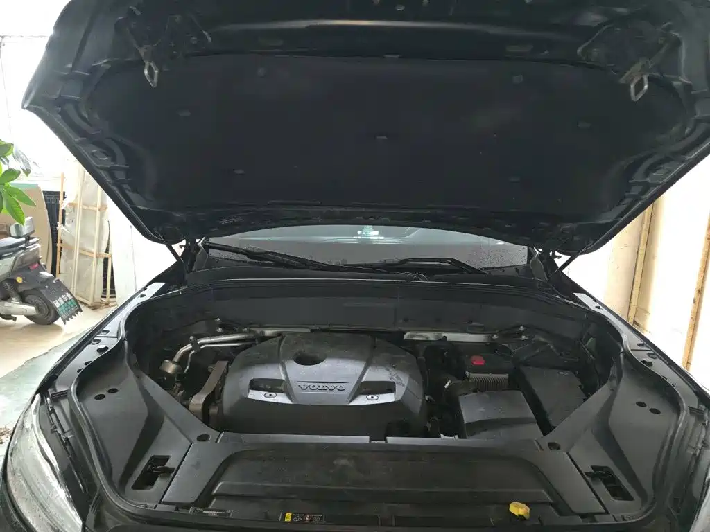 Volvo XC90 — миниатюра 21