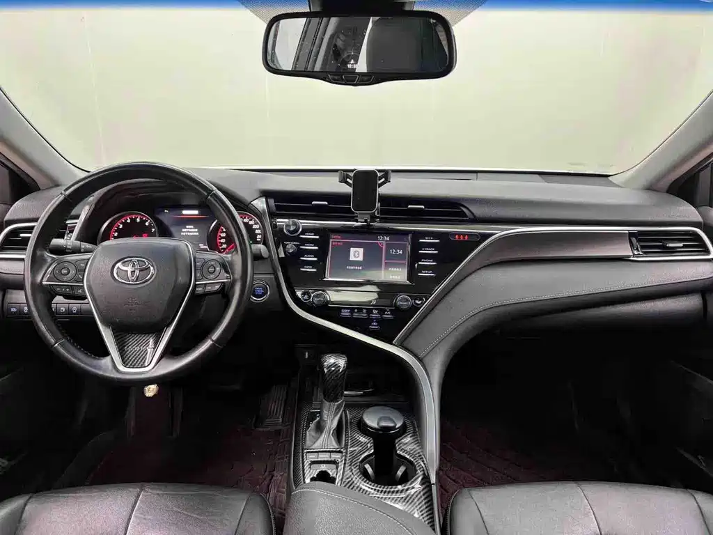 Toyota Camry — миниатюра 19
