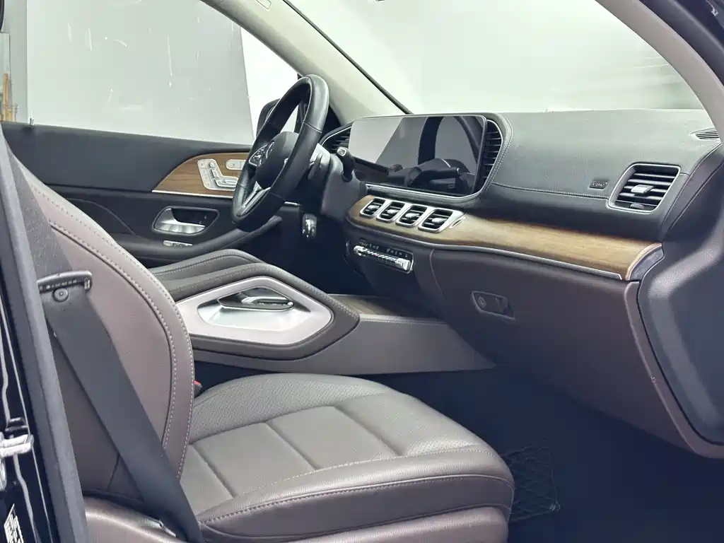 Mercedes-Benz GLE (Import) — миниатюра 17