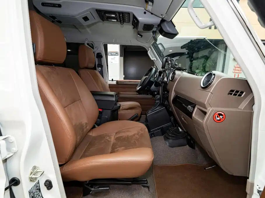 Toyota Land Cruiser — миниатюра 8