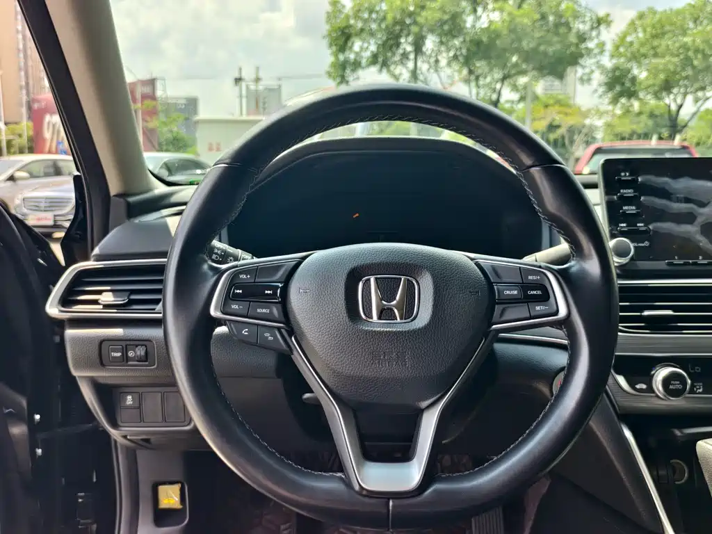 Honda Accord — миниатюра 17