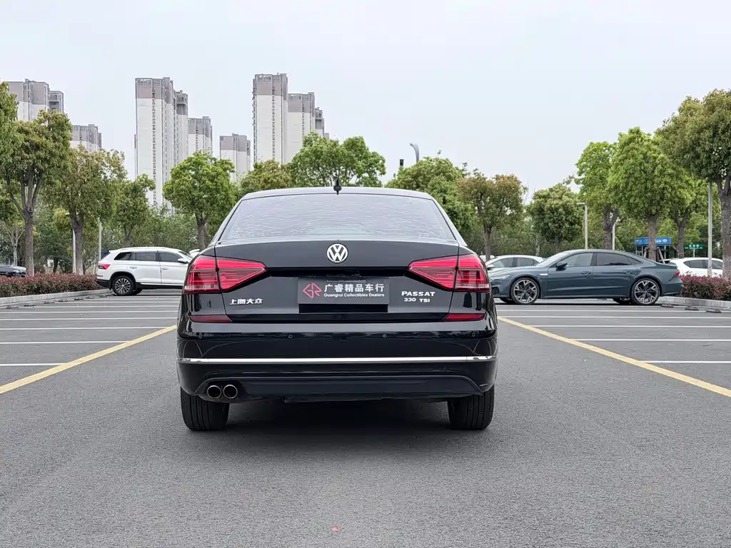 Volkswagen Passat 2017 330TSI DSG
