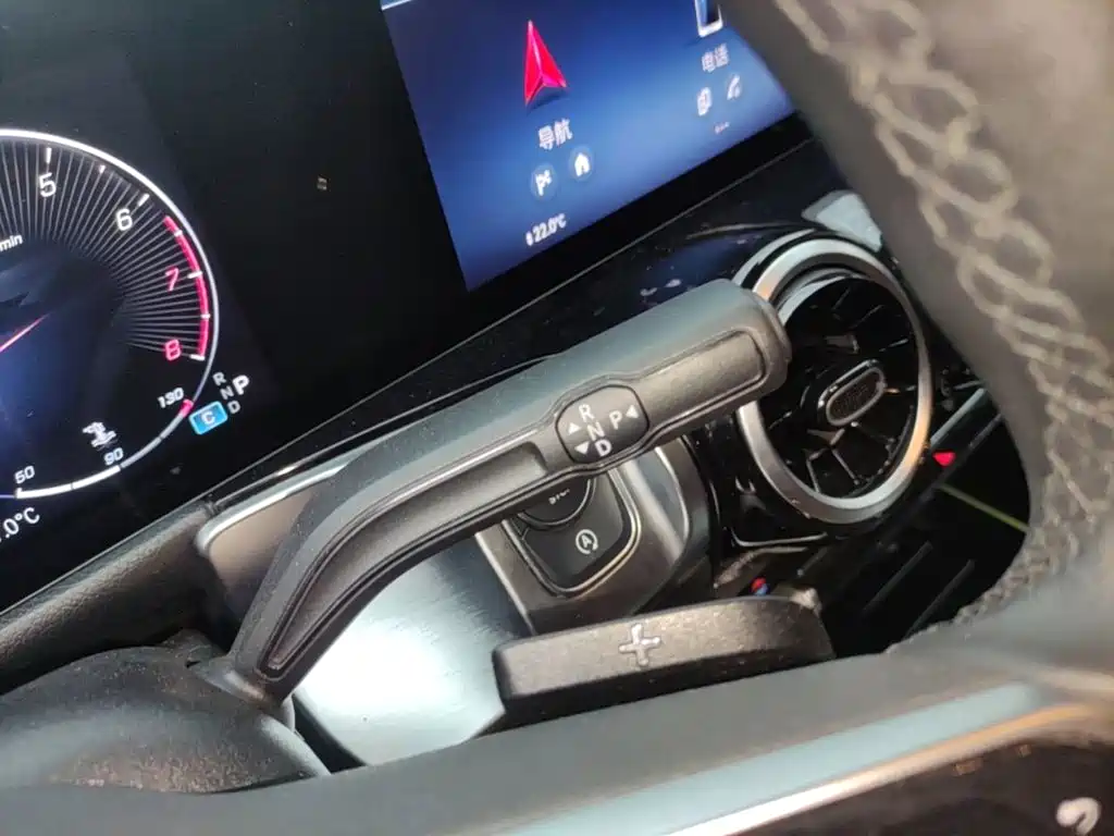 Mercedes-Benz GLB — миниатюра 14