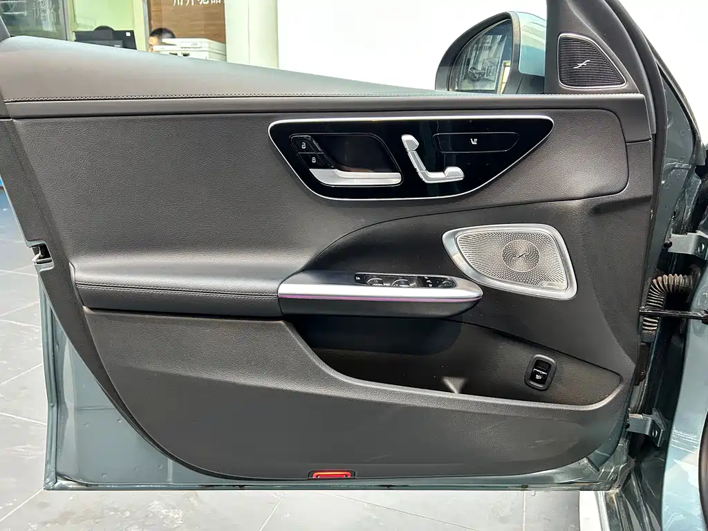 Mercedes-Benz C-Class — миниатюра 15