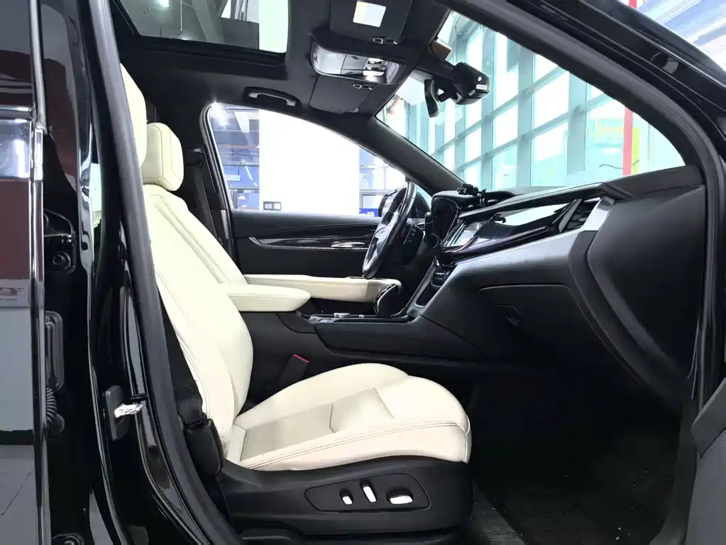 Cadillac XT6 — миниатюра 9