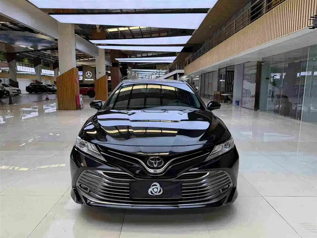 Toyota Camry — миниатюра 2