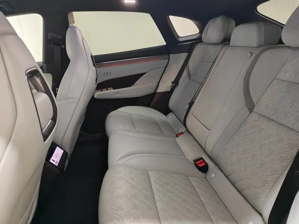 ZEEKR EXTREME KRYPTON 001