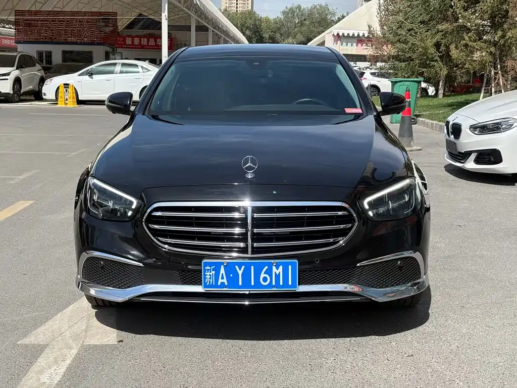 Mercedes-Benz E-Class — миниатюра 2