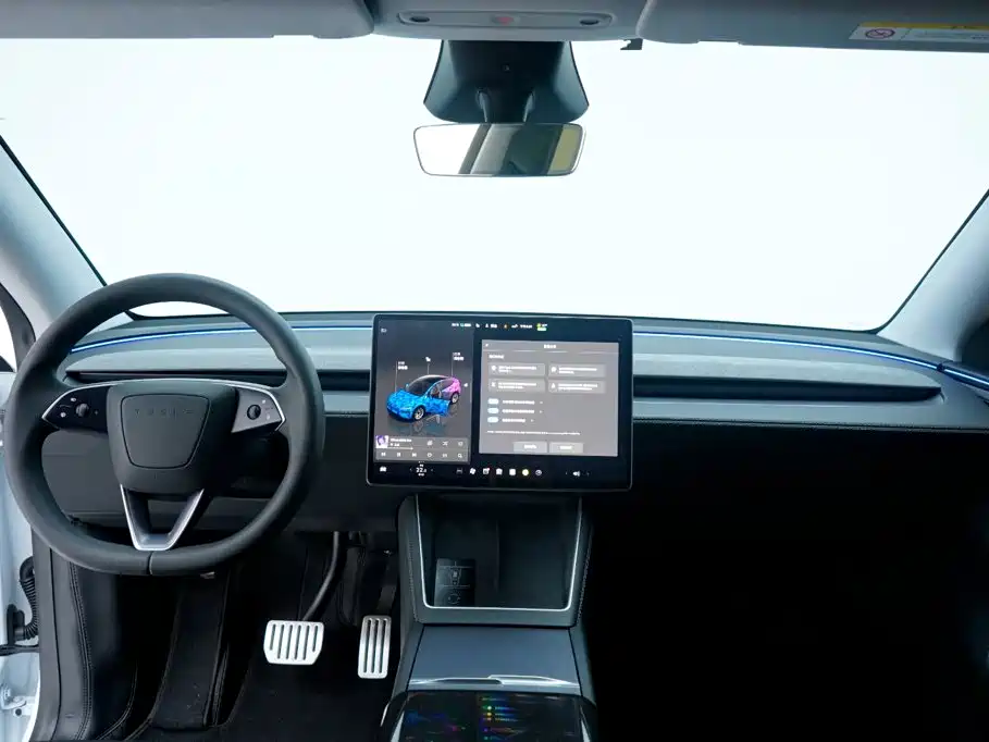 Tesla Model Y — миниатюра 2