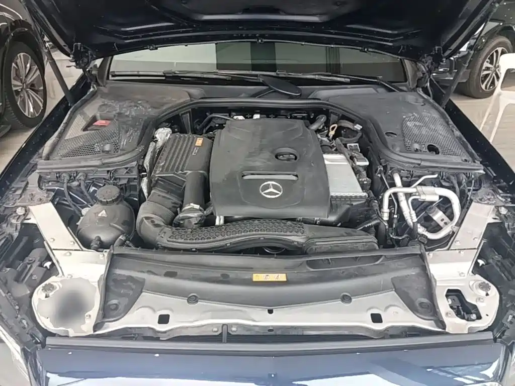 Mercedes-Benz E-Class (Import) — миниатюра 20