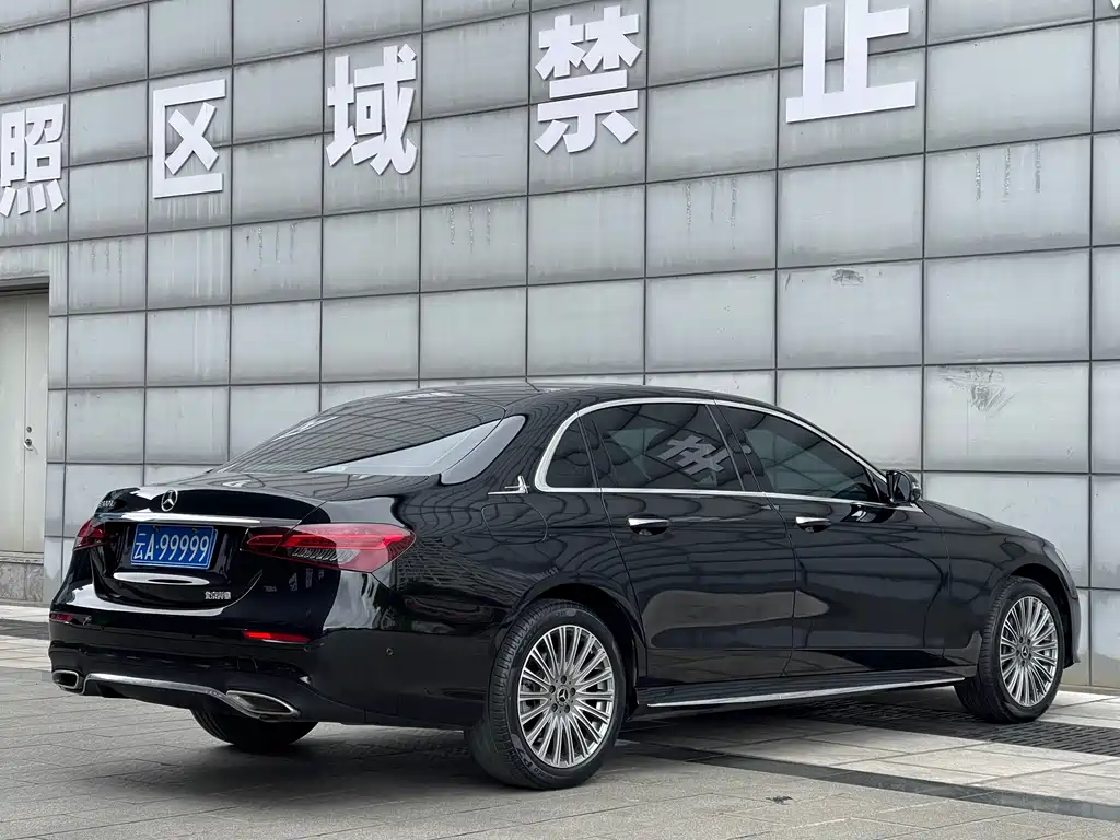 Mercedes-Benz E-Class — миниатюра 9