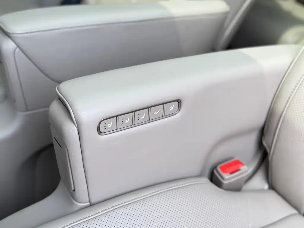 Li Auto MEGA 2025 Home