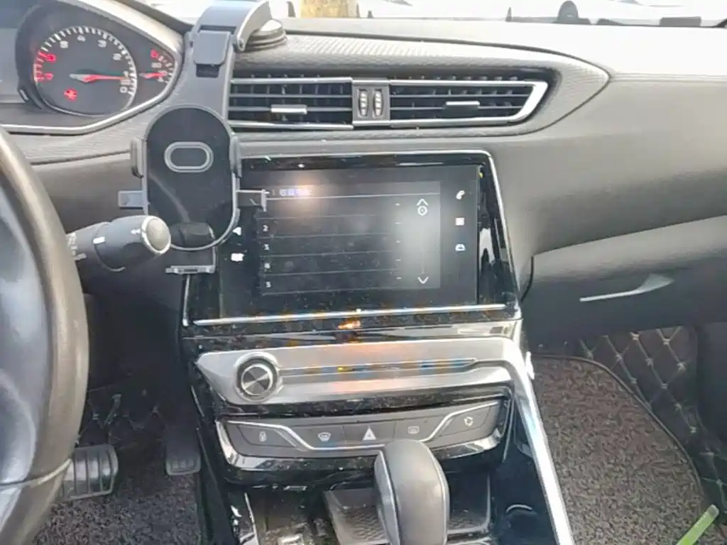 Peugeot 308 — миниатюра 13