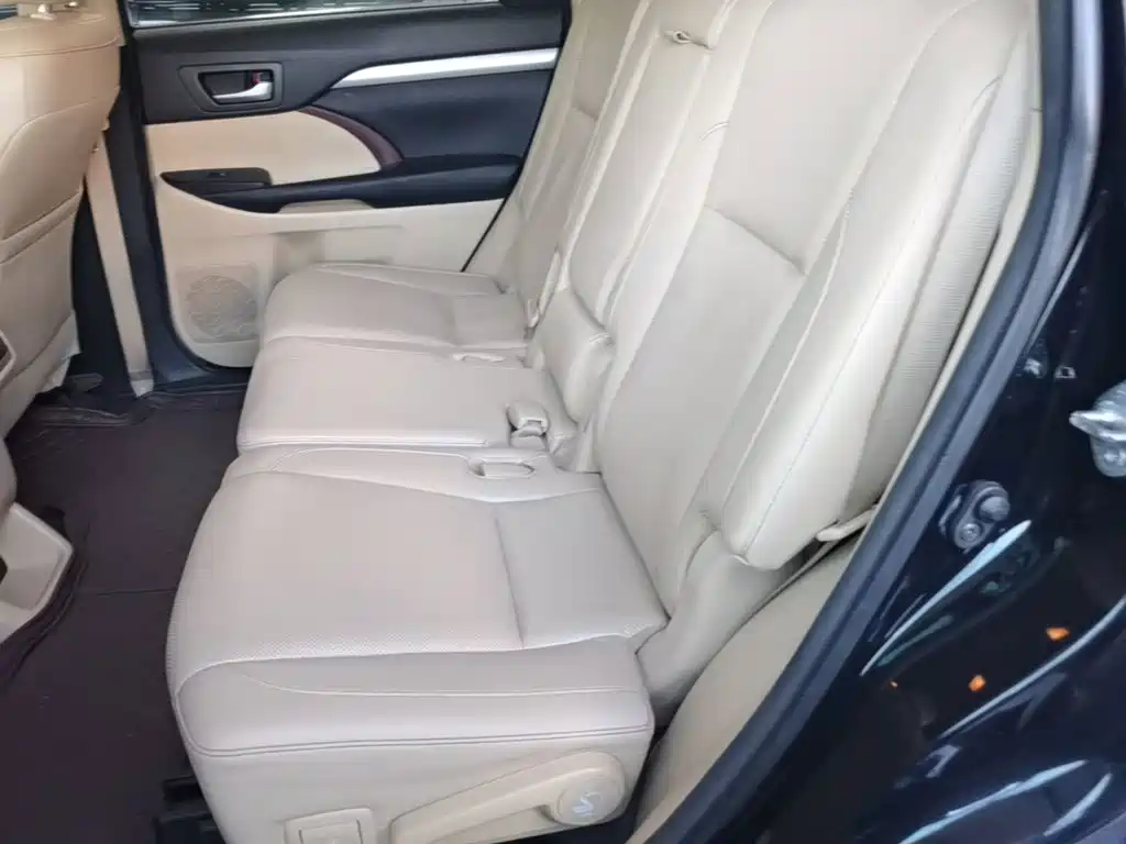 Toyota Highlander — миниатюра 17