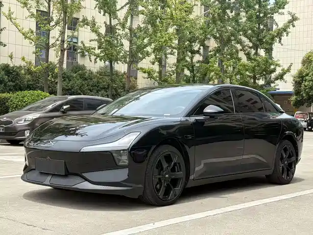 2025 Xpeng Mona M03