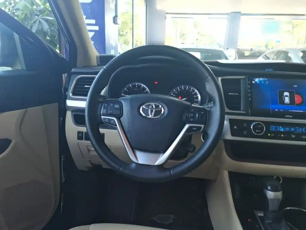 Toyota Highlander — миниатюра 11