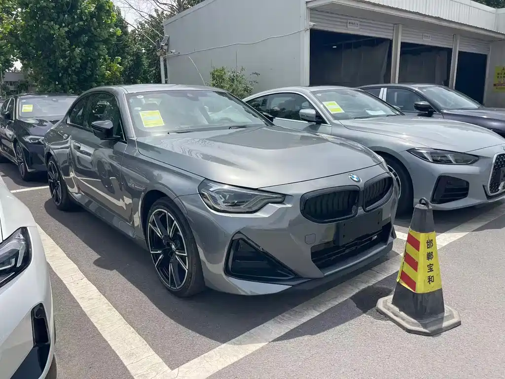 BMW M240i 2026 M240i xDrive