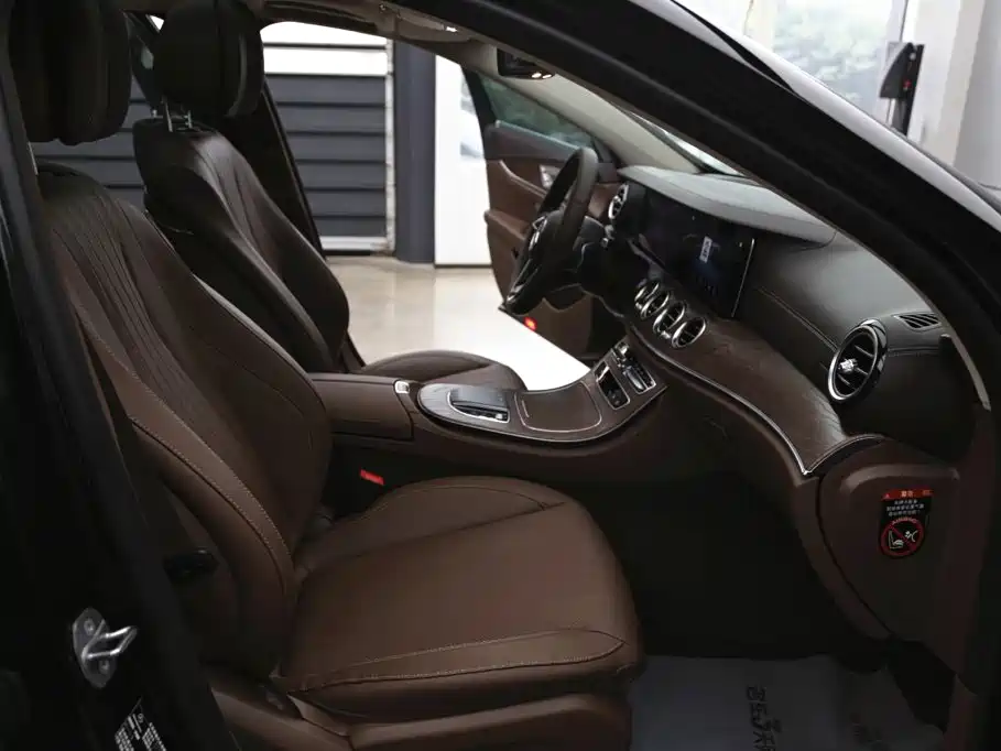 Mercedes-Benz E-Class 2023 — фото 22