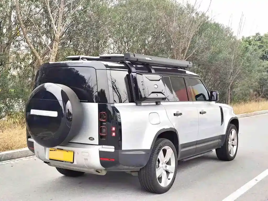 Land Rover Defender — миниатюра 7