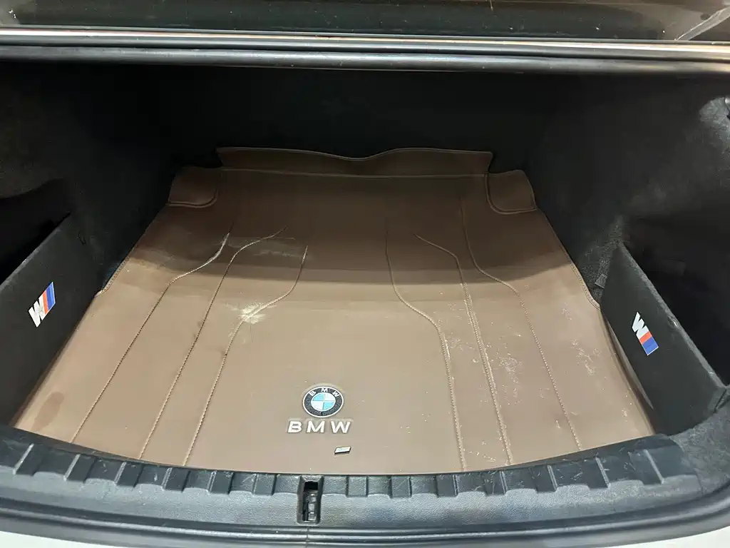 BMW 3 Series — миниатюра 21