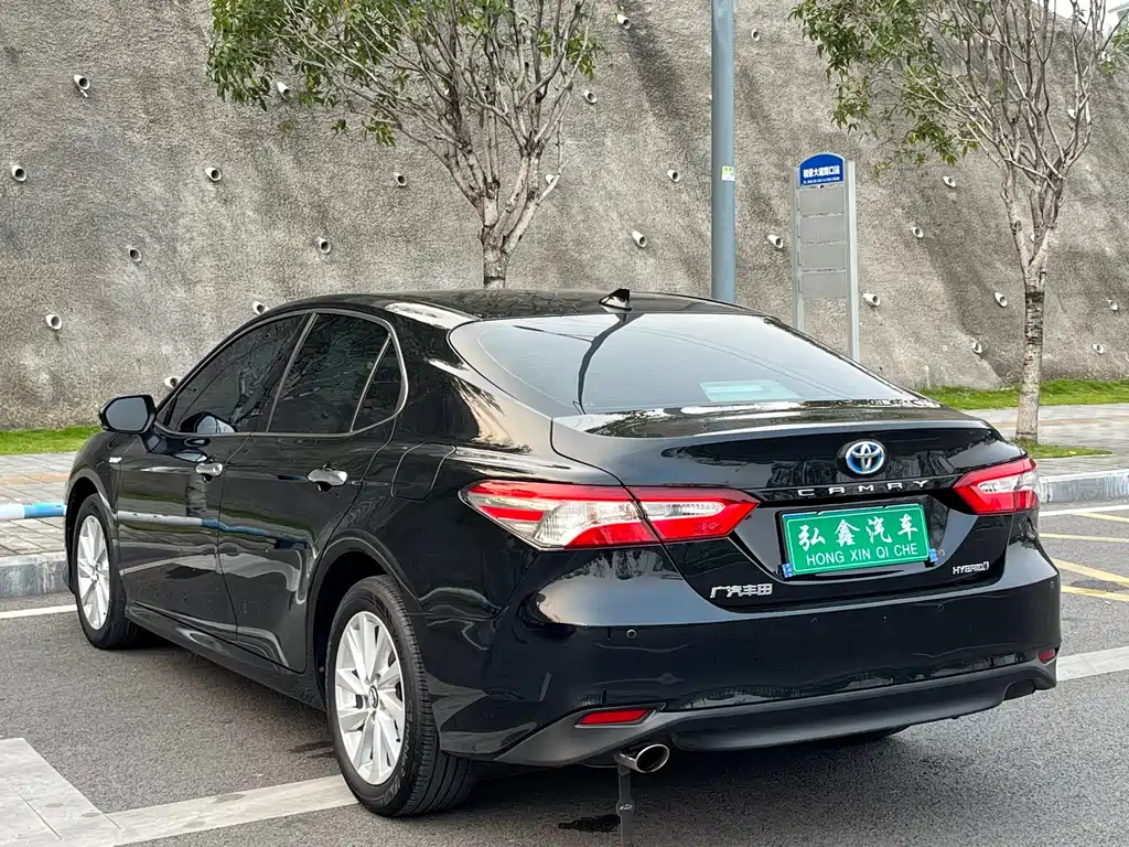 TOYOTA CAMRY