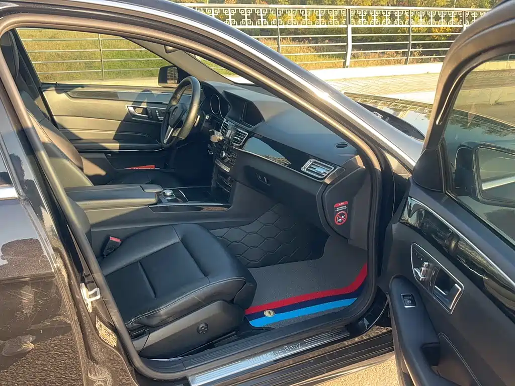 Mercedes-Benz E-Class — миниатюра 23