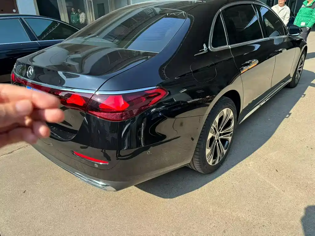 MERCEDES-BENZ E CLASS