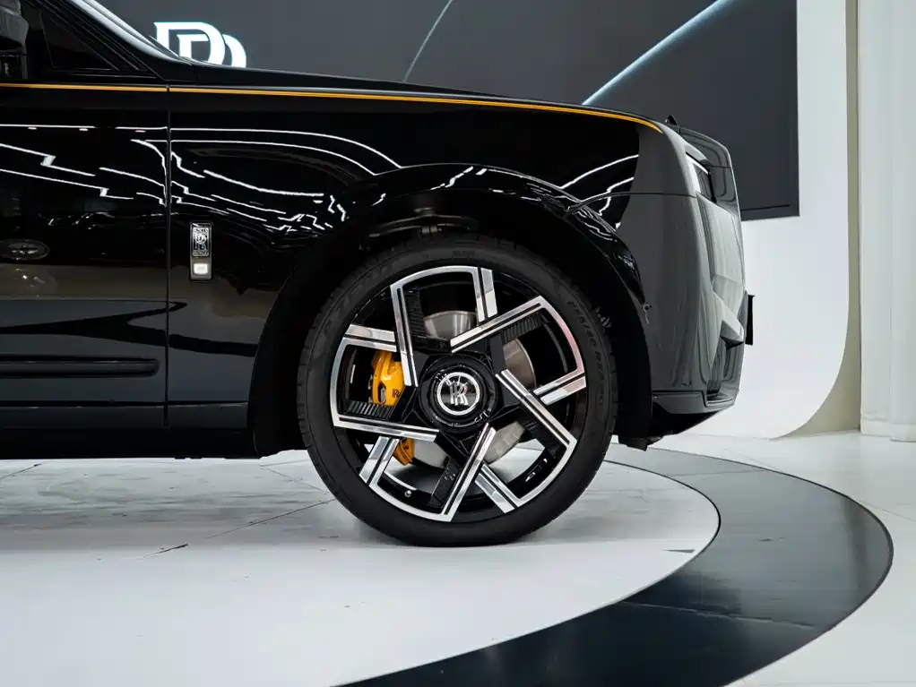 Rolls-Royce Cullinan — миниатюра 24