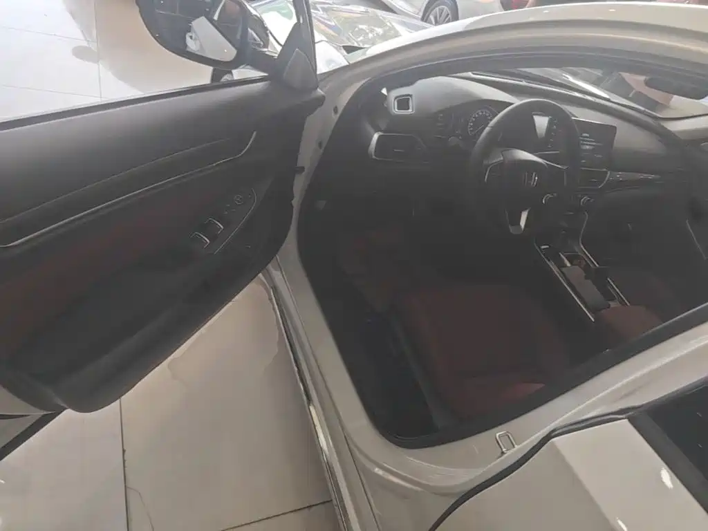 Honda Accord — миниатюра 16