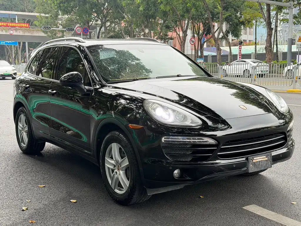 Porsche Cayenne — миниатюра 3