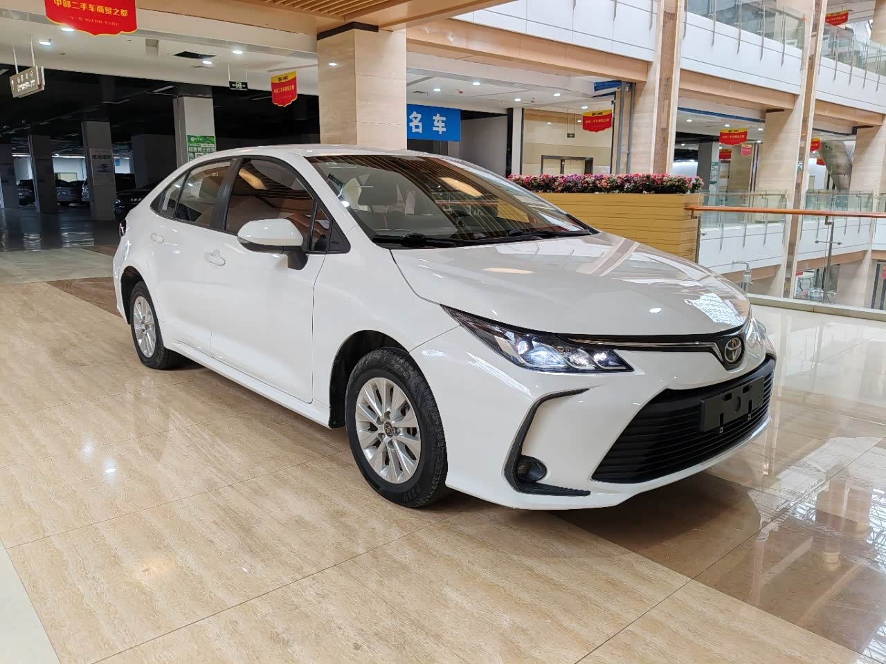 Toyota Corolla 1.2 л 2024 г. Белый, пробег 41000 км